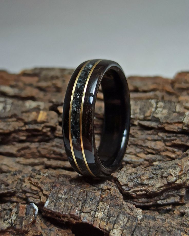 The New Classics: Tungsten Men's Wedding Rings Redefining Elegance